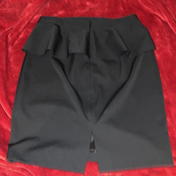 Express black peplum midi skirt Sz  8 - Picture 4 of 12
